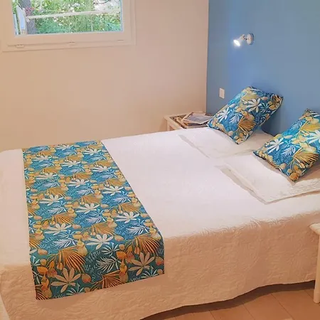 Holiday For 6 With Garden * Saint-Raphaël